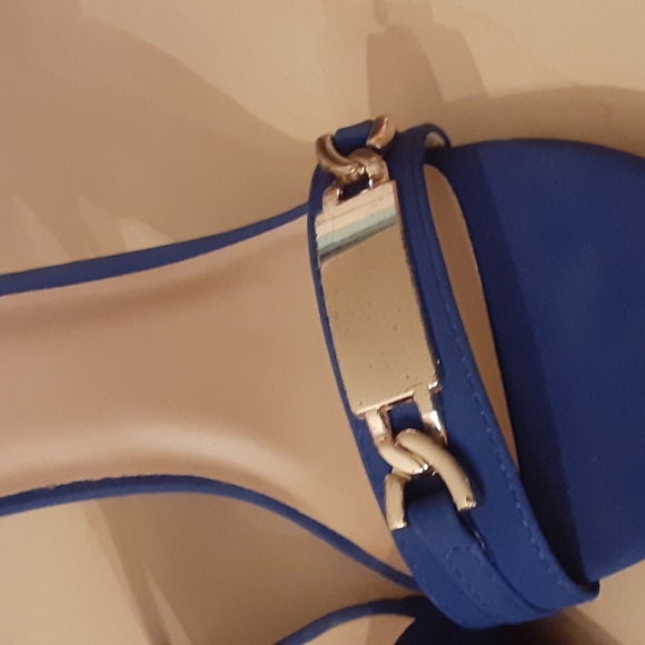 Blue Willow Evening Heels - Picture 9 of 12